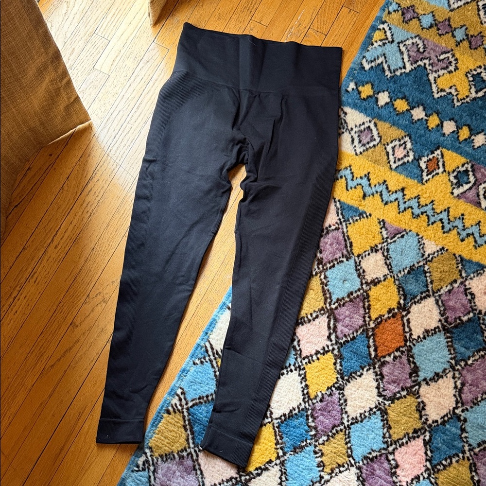 SET Active Black Leggings